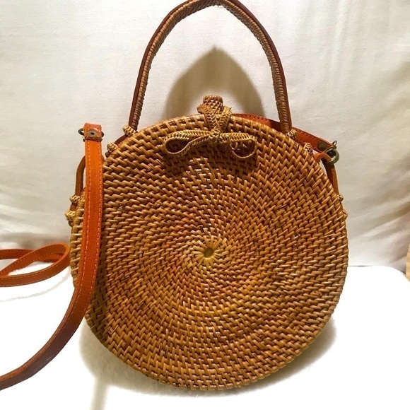 None Handbags - Round Bamboo Hand made straw Leathet Strap Handbag NWOT 8W x7.5 H 3D